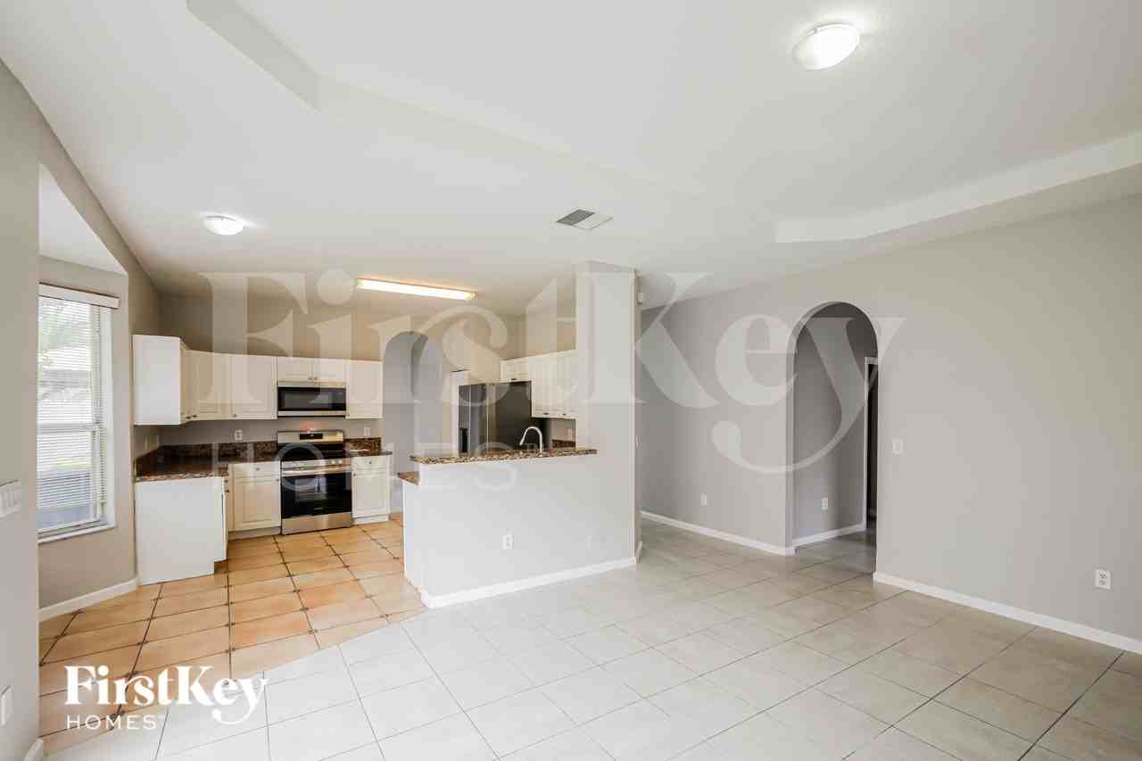 2222 Portofino Ave - Photo 5 of 16
