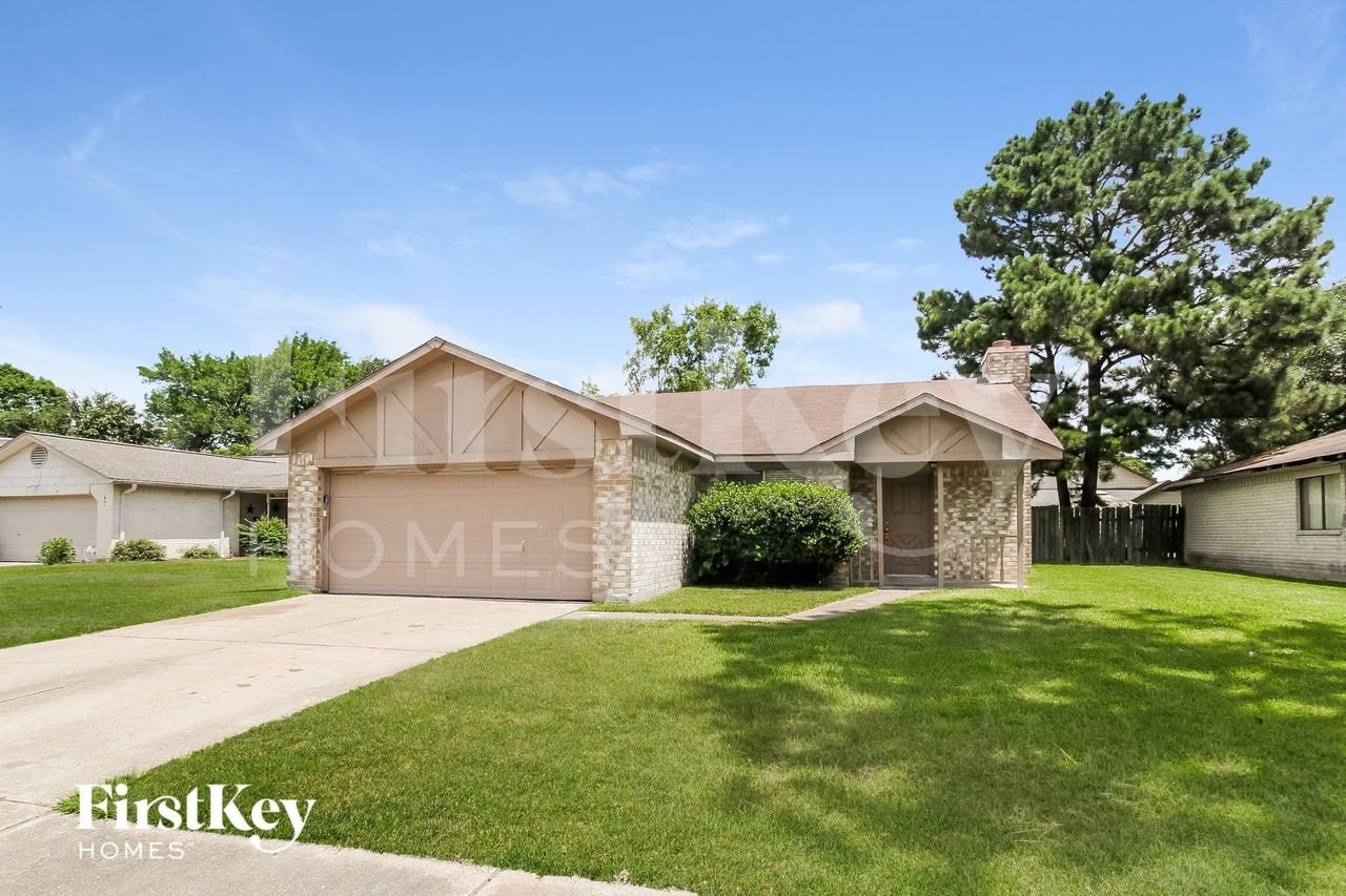 22110 Westland Creek Dr - Photo 2 of 15
