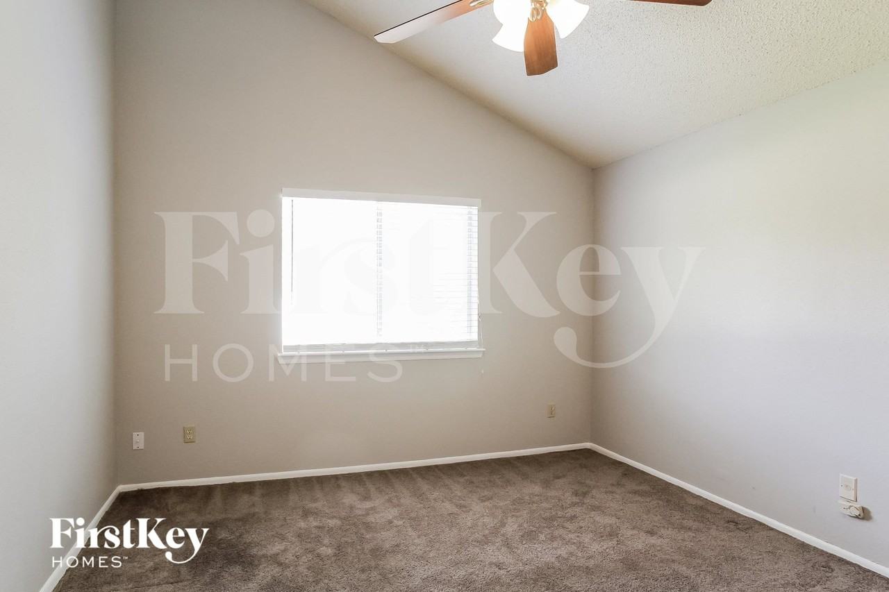 22110 Westland Creek Dr - Photo 7 of 15
