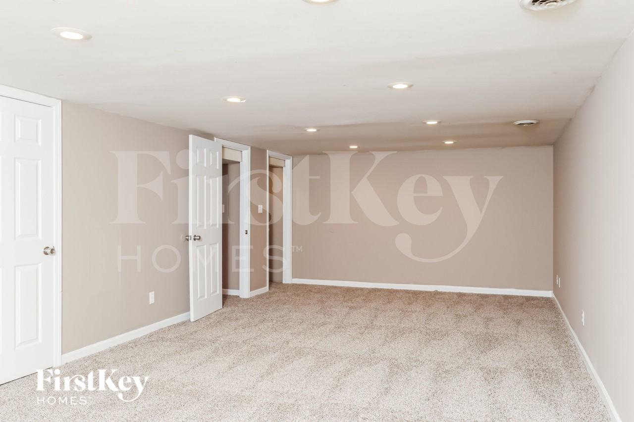 2112 Farthing Ct - Photo 7 of 16