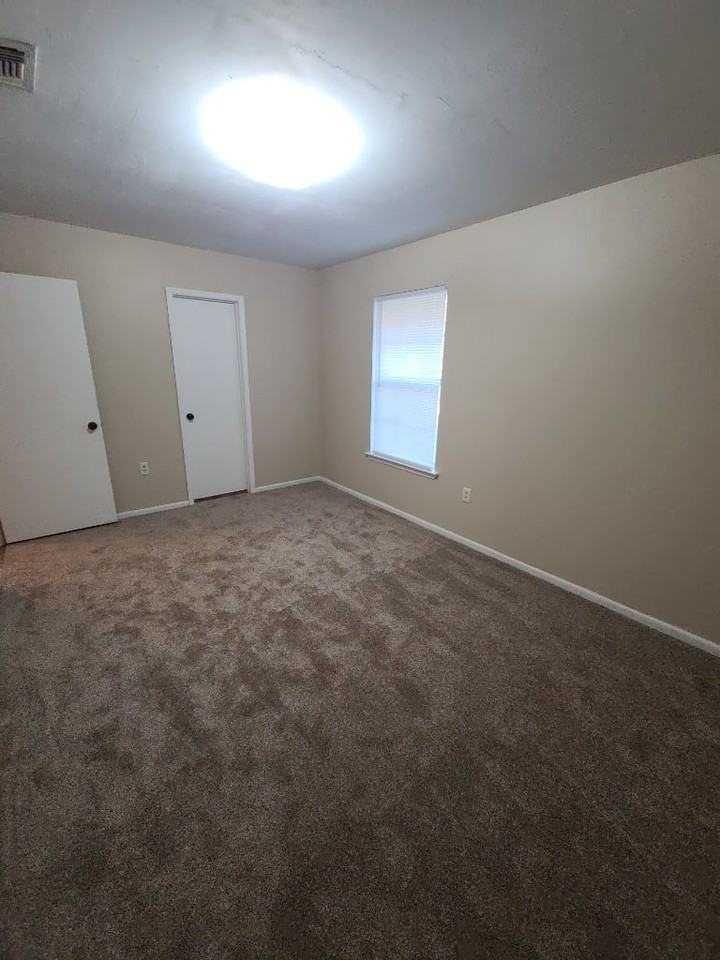 7123 Senterfitt Rd - Photo 7 of 10