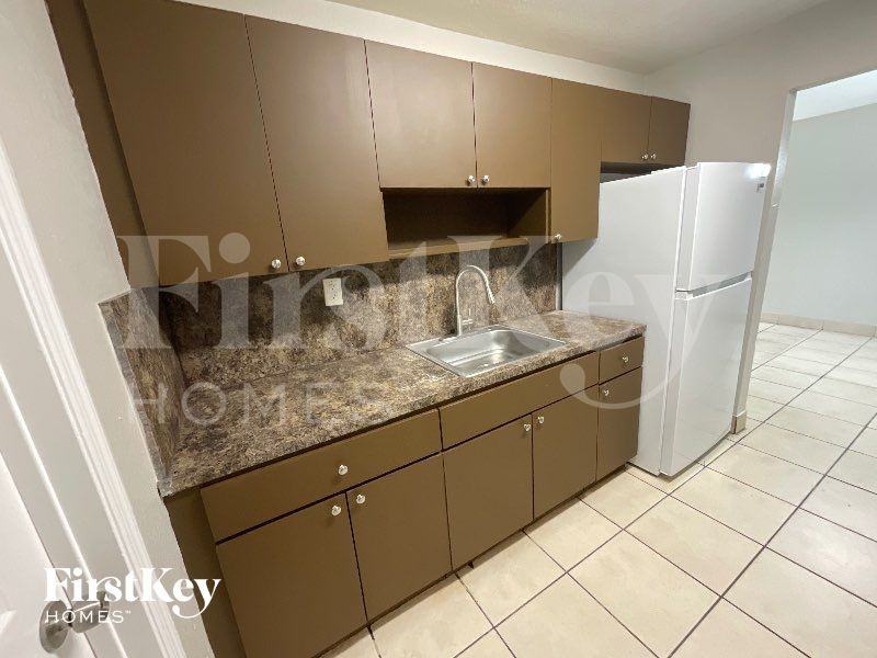 1751 Nw 35th Way - Photo 6 of 15