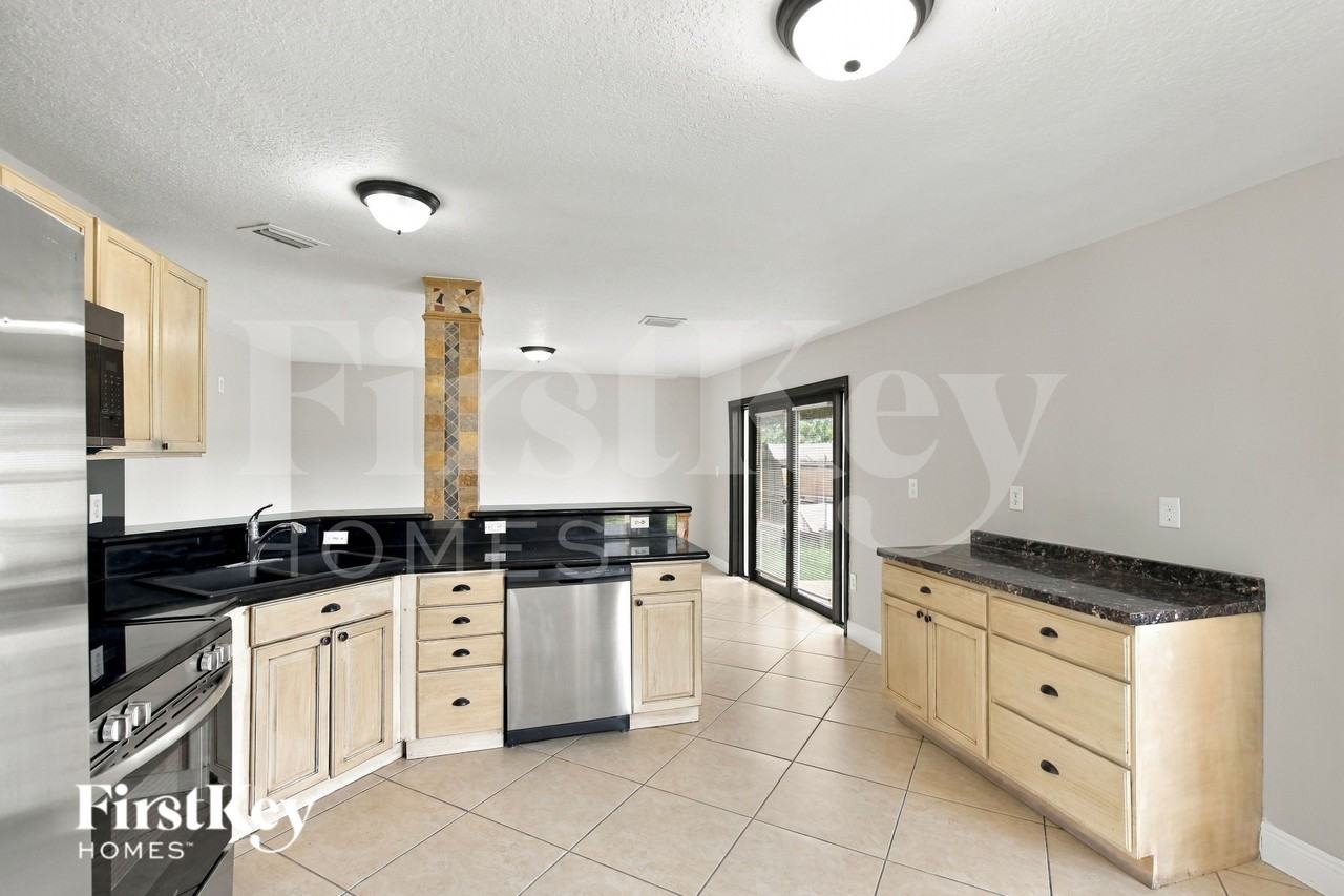 16119 Solana Rd - Photo 7 of 20