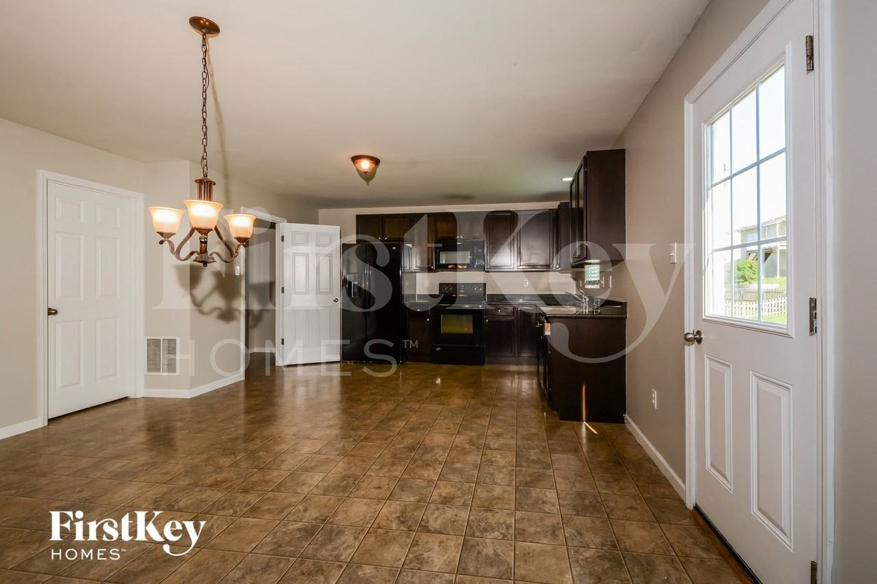 159 Fox Creek Drive - Photo 4 of 15