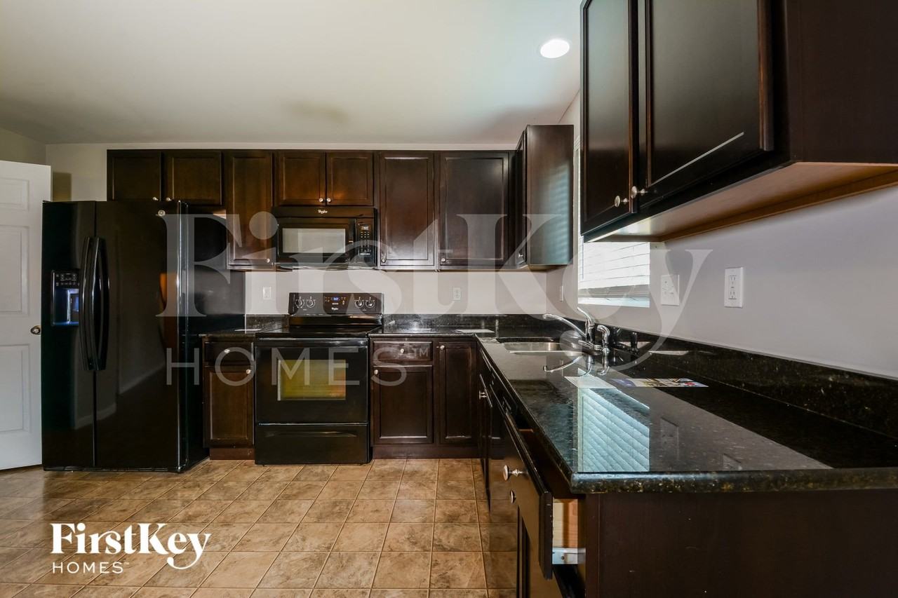 159 Fox Creek Drive - Photo 5 of 15