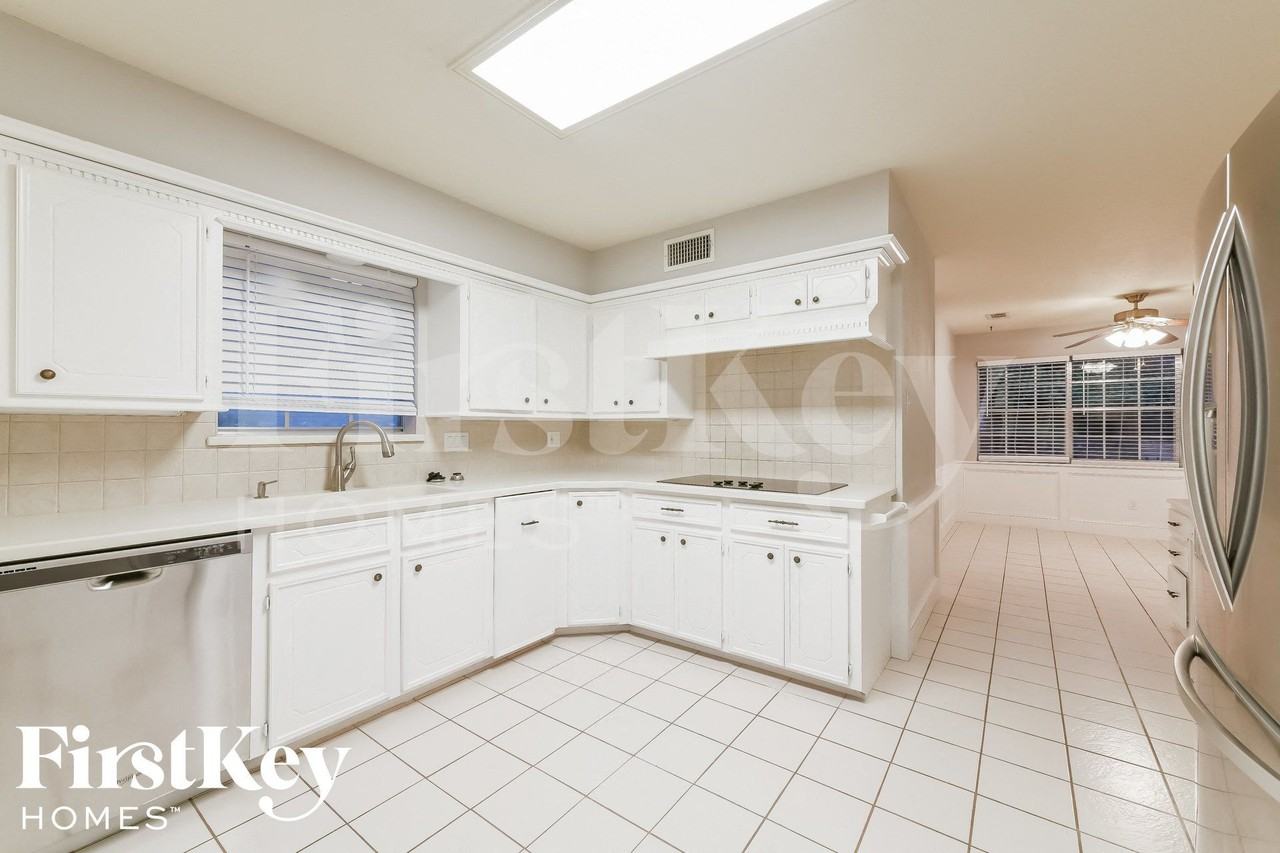 14603 Cedar Point Dr - Photo 6 of 18