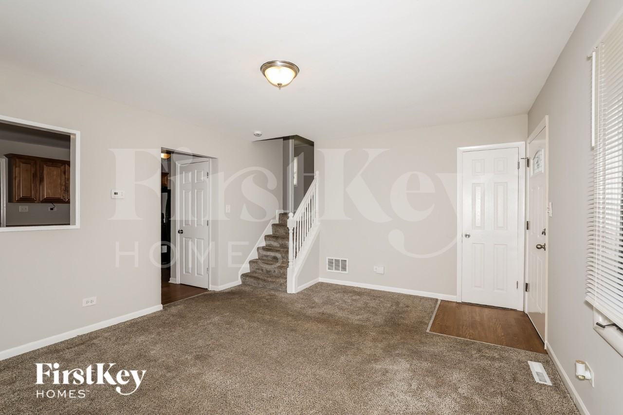 12865 W Highland Ave - Photo 2 of 16