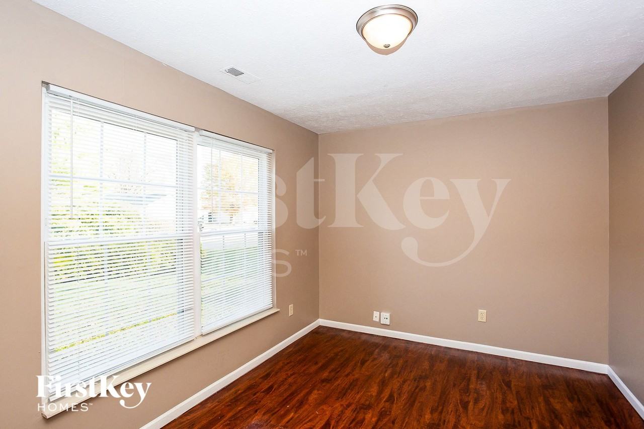 12645 Roan Ln - Photo 3 of 15