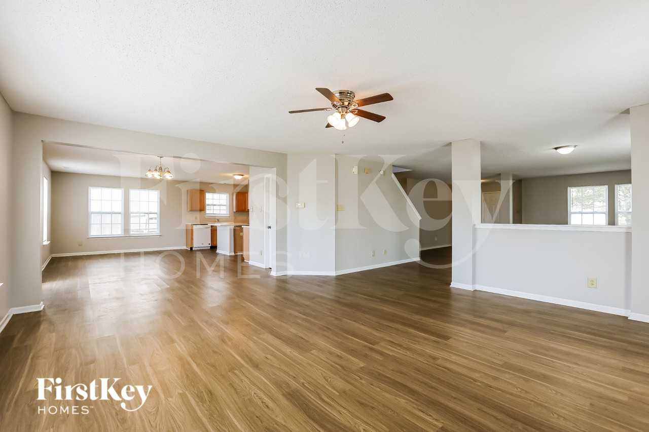 10363 Lee Stewart Ln - Photo 2 of 16