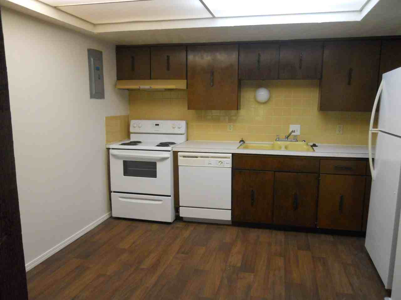 2004 W 27th St #6 - Photo 4 of 6