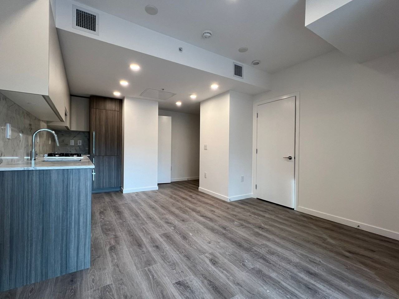 10333 133 St #303 - Photo 6 of 25