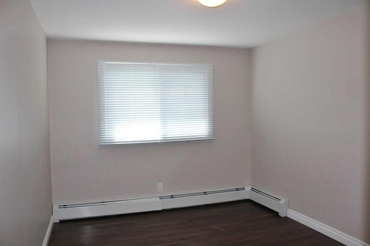 11324 401-11324 97 St Nw - Photo 5 of 16