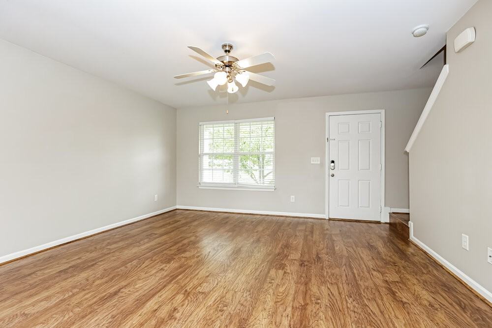 3621 Mahlon Moore Rd - Photo 4 of 17