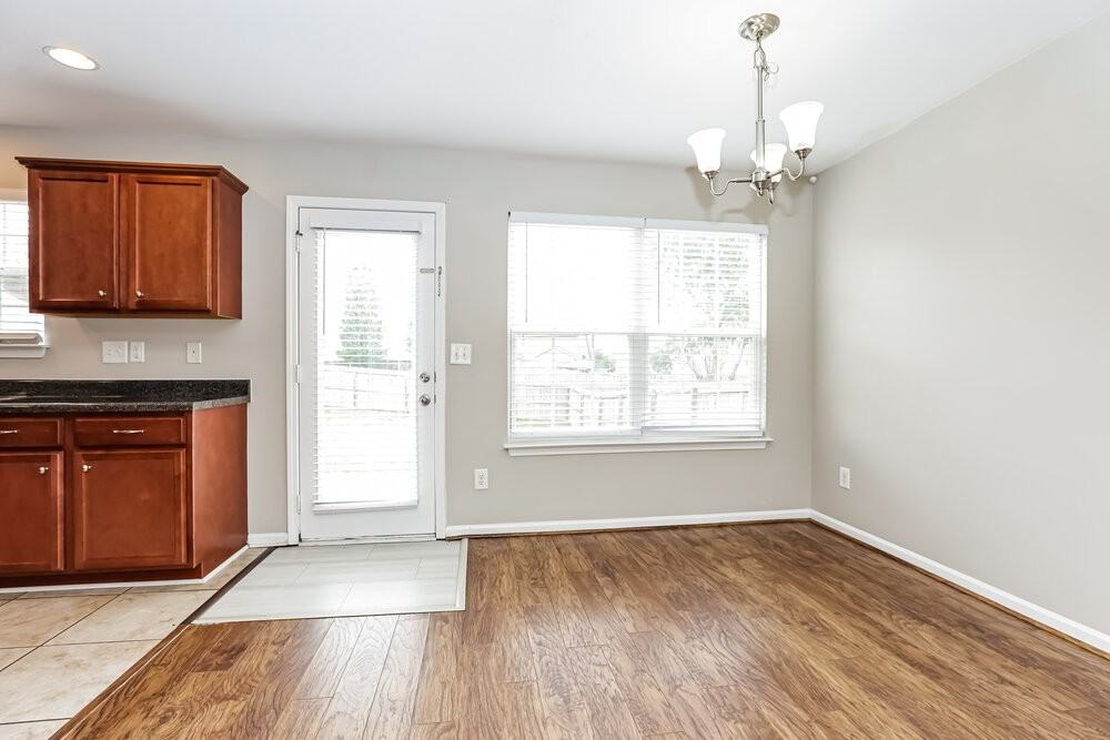 3621 Mahlon Moore Rd - Photo 6 of 17