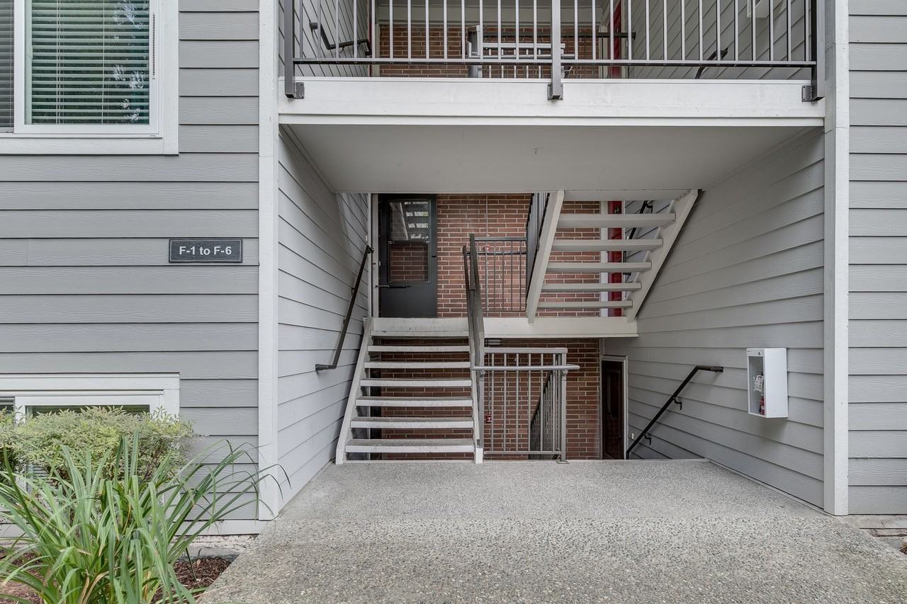 15212 Ne 8th St #F6 - Photo 3 of 25
