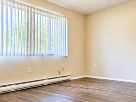 featured image of 1919 W Alexis Rd