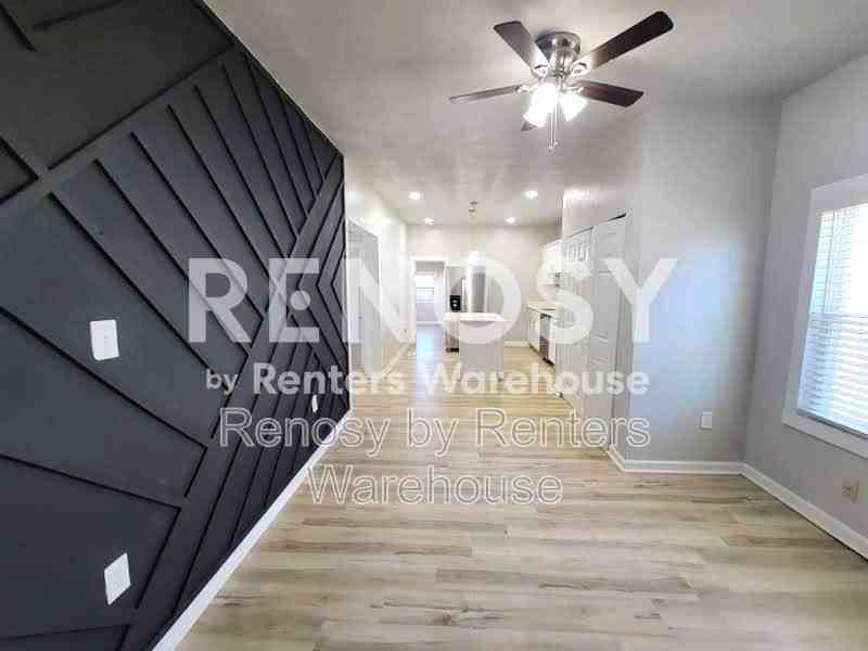 1012 Hannah St - Photo 3 of 22
