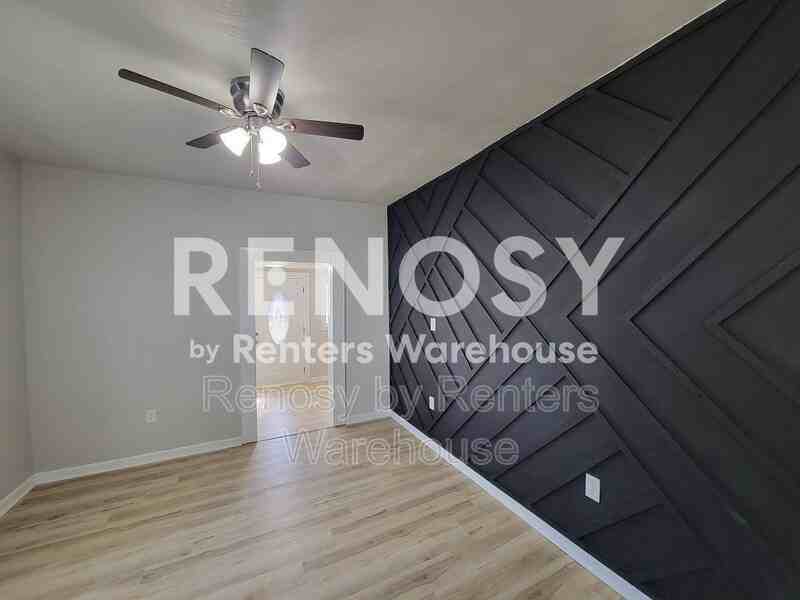 1012 Hannah St - Photo 4 of 22
