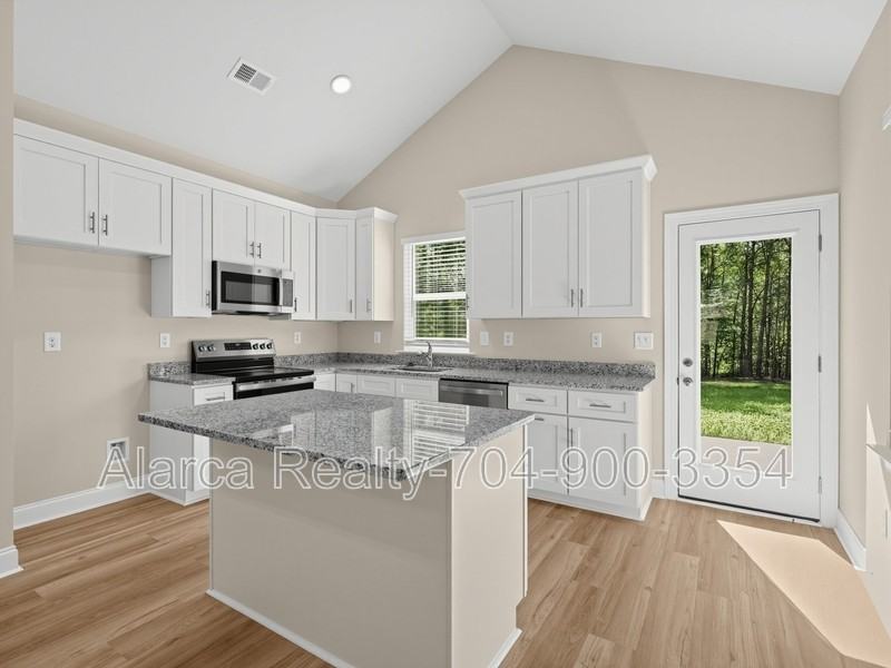 438 Weathers Creek Rd - Photo 3 of 22