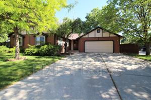 featured image of 11743 W Powderhorn Ct