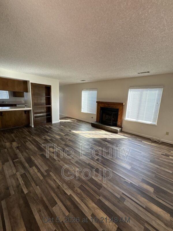 138 N Peppertree St - Photo 3 of 19