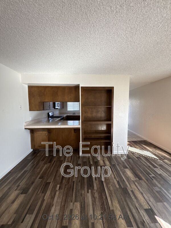 138 N Peppertree St - Photo 5 of 19