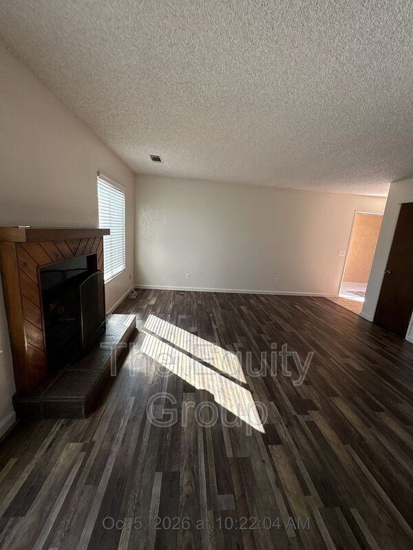 138 N Peppertree St - Photo 6 of 19