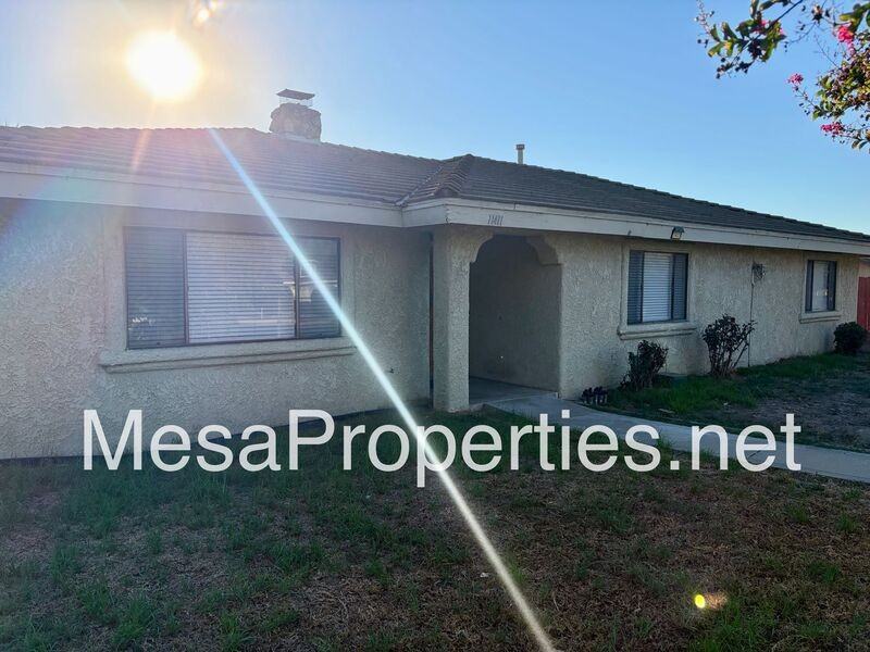 11411 Roswell Ave - Photo 3 of 44
