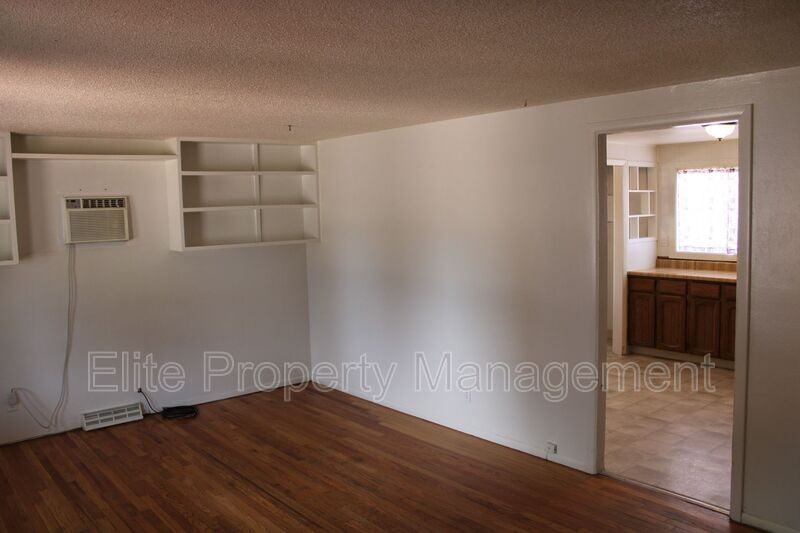 1514 Kickapoo Rd - Photo 3 of 13