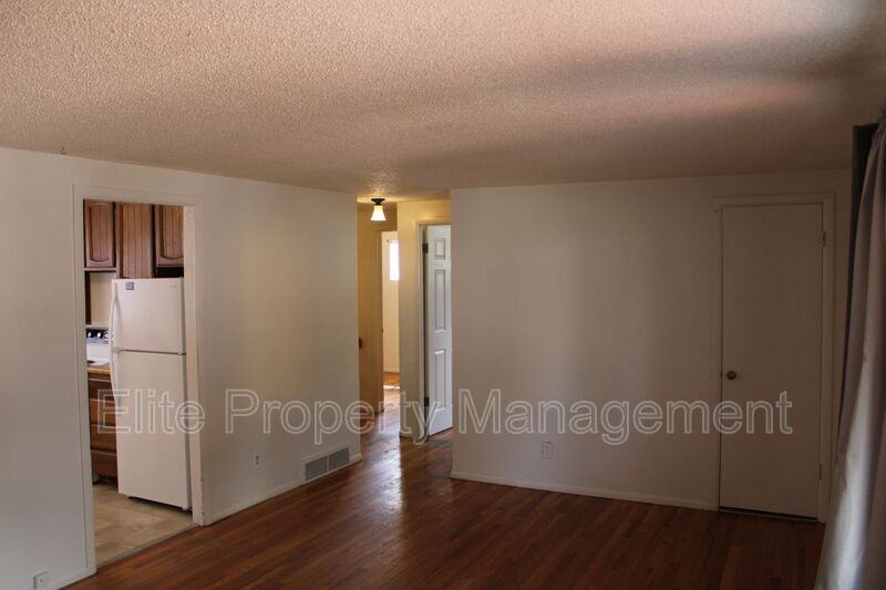 1514 Kickapoo Rd - Photo 5 of 13