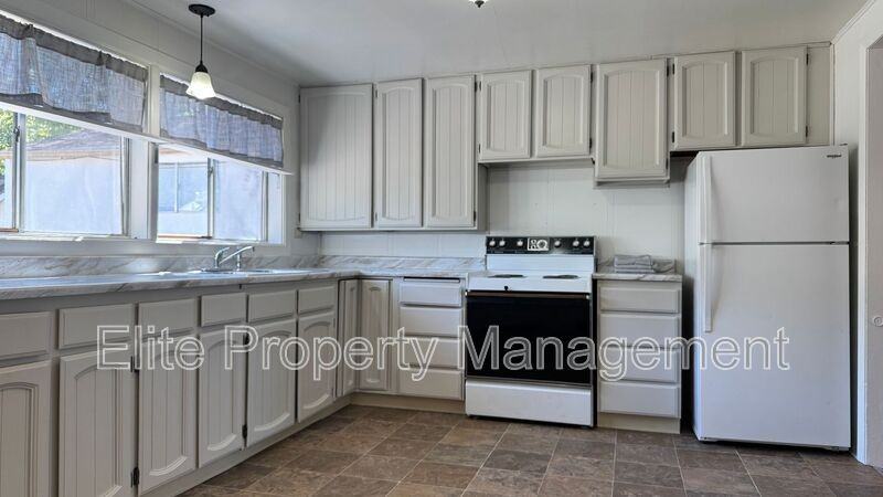 1514 Kickapoo Rd - Photo 6 of 13