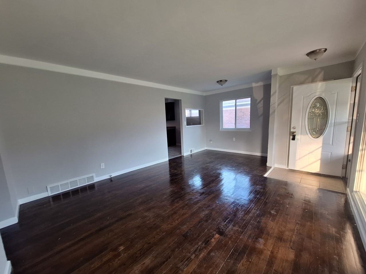 18069 Marquette St - Photo 4 of 29
