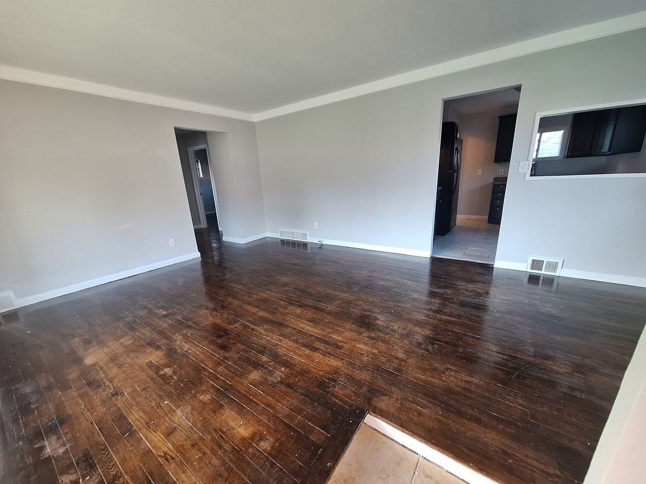 18069 Marquette St - Photo 5 of 29