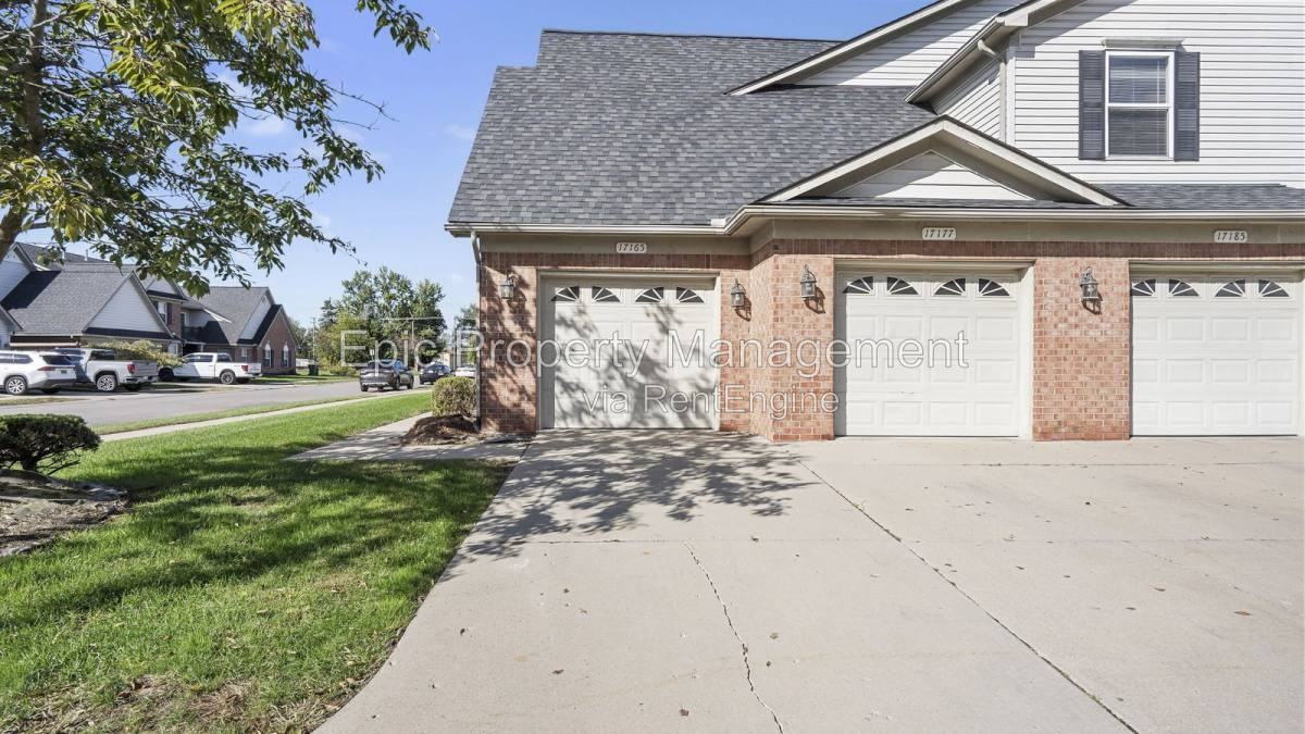17165 Higdon Dr - Photo 2 of 15