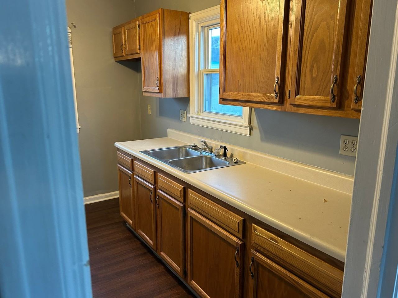 2306 Vermont Ave - Photo 4 of 13
