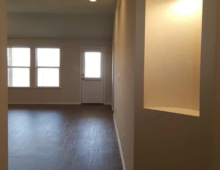 9257 Vistamill Trl - Photo 3 of 5