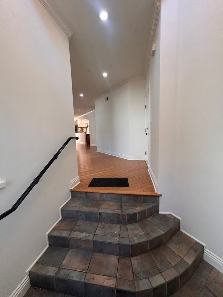 1431 S Irena Ave - Photo 4 of 50