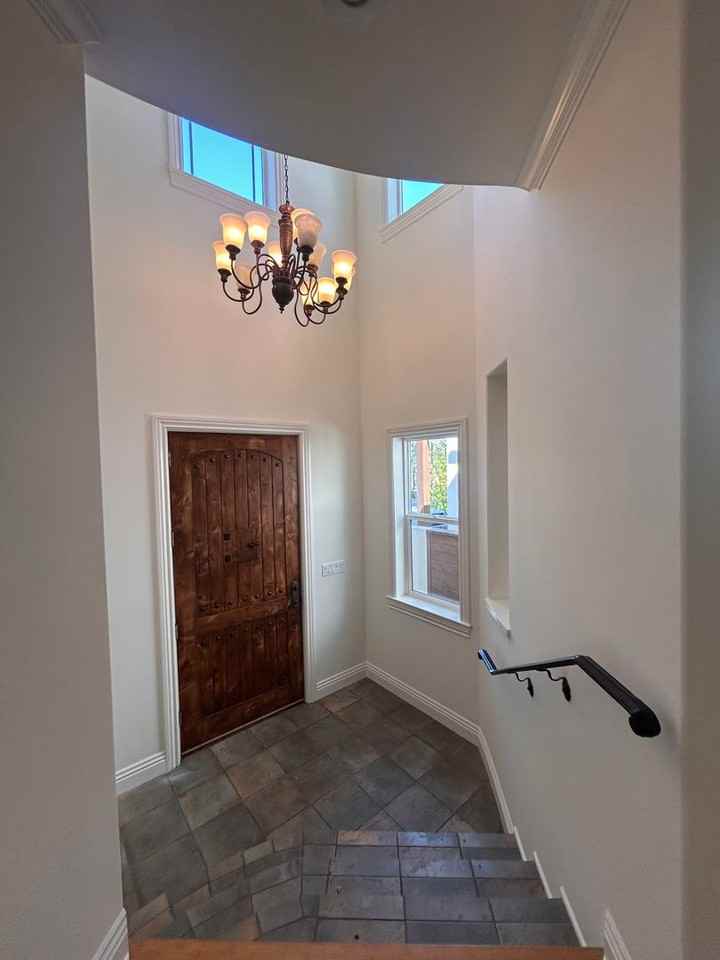 1431 S Irena Ave - Photo 6 of 50