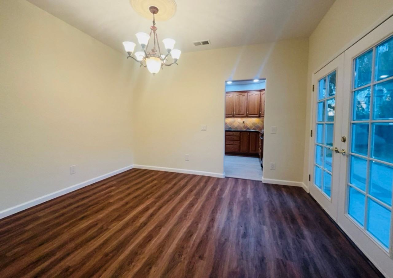 22530 Country Gate Rd - Photo 4 of 28