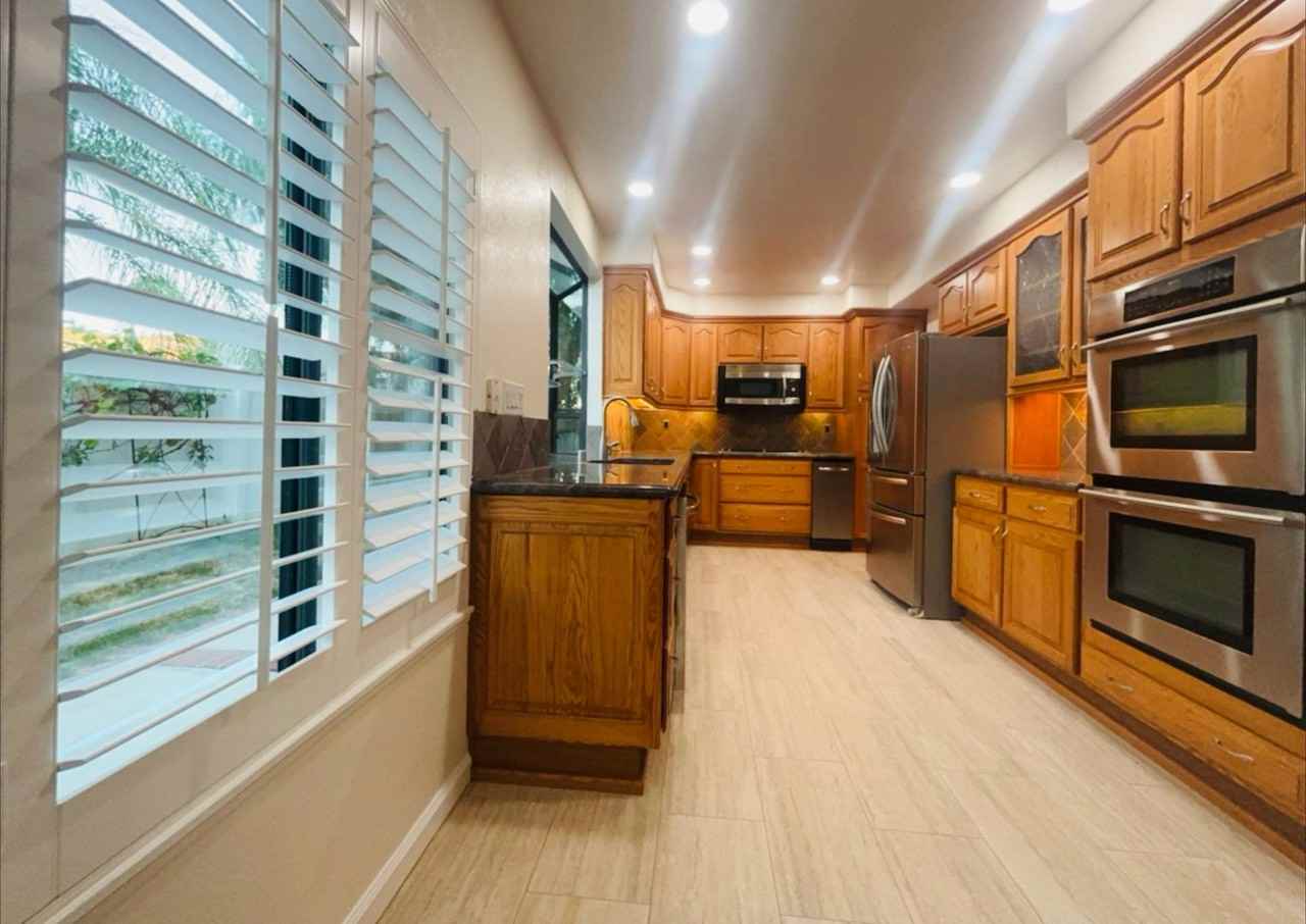 22530 Country Gate Rd - Photo 5 of 28