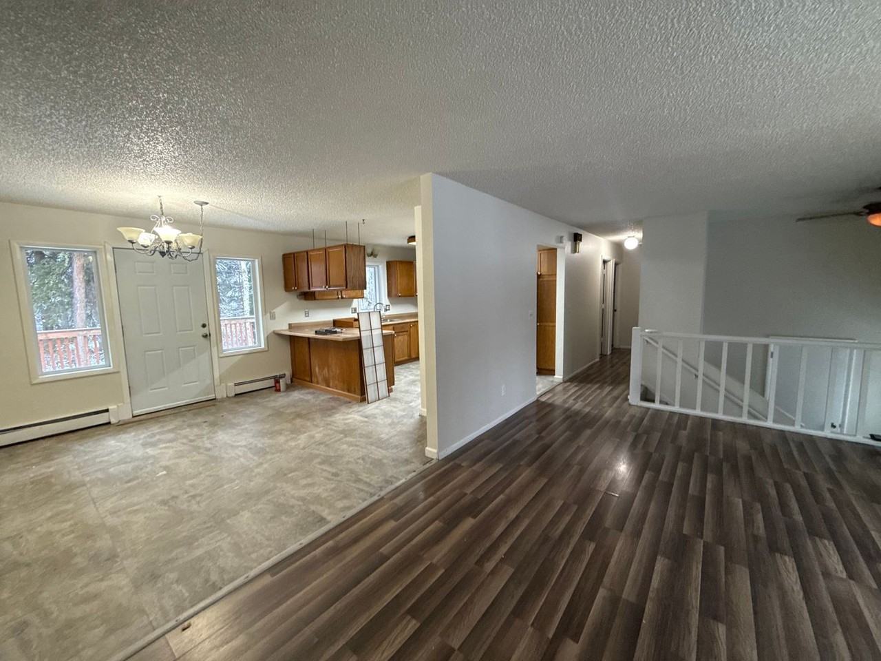 520 S Evolyn Dr - Photo 2 of 16