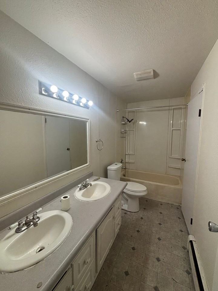 520 S Evolyn Dr - Photo 6 of 16