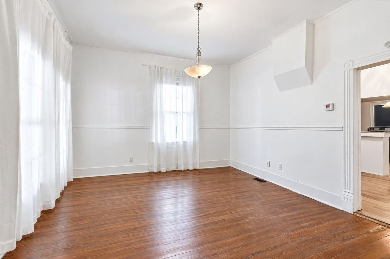 427 E 22nd St - Photo 4 of 22