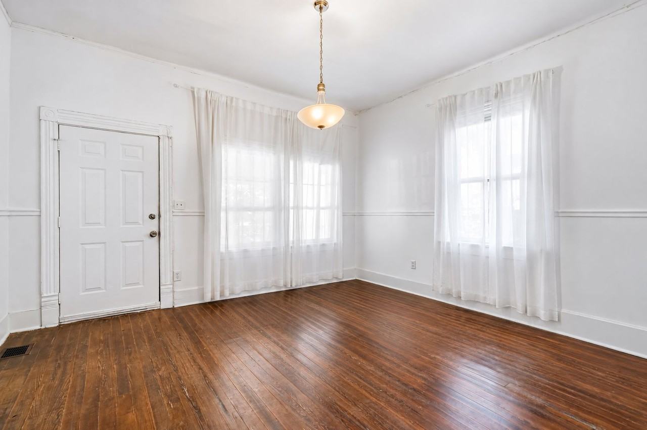 427 E 22nd St - Photo 6 of 22