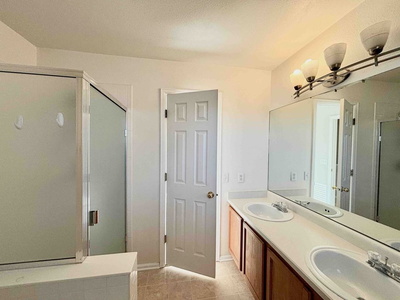 7240 Mineral Wells Dr - Photo 5 of 39