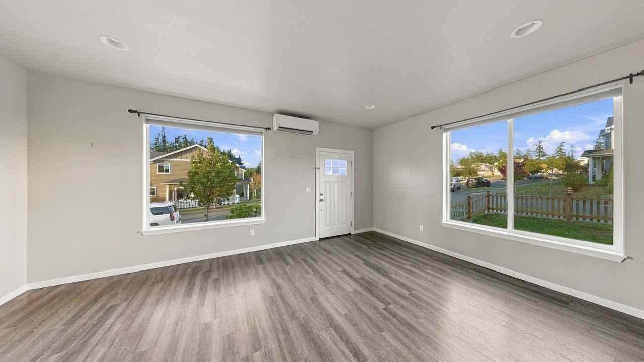 1631 Nw 6th Ave - Photo 3 of 19