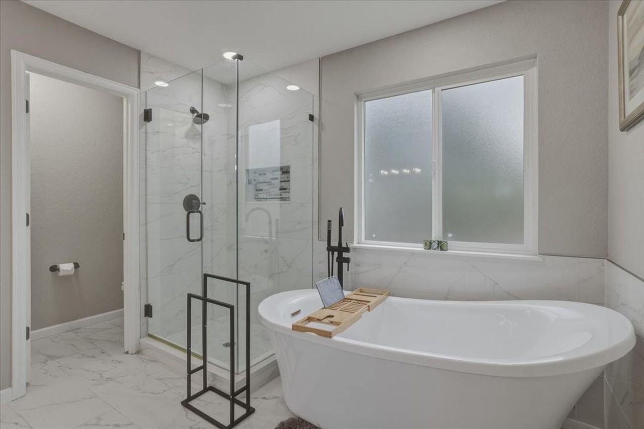 115 Odessa Pl - Photo 5 of 50