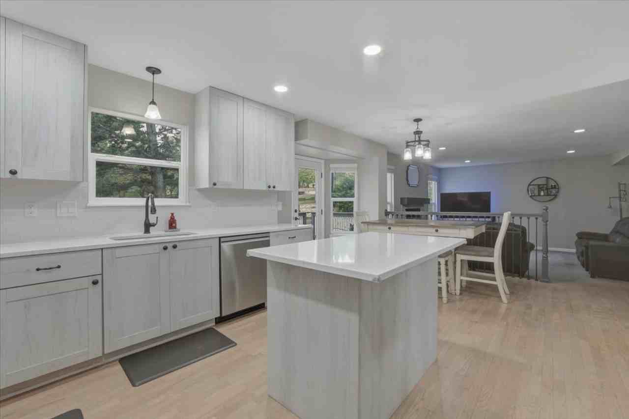 115 Odessa Pl - Photo 6 of 50