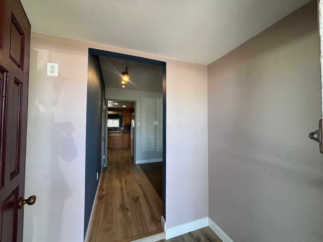 111 Maple St - Photo 3 of 26