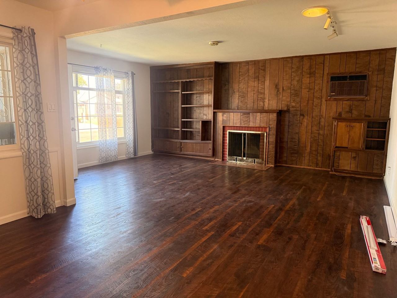 5526 38th Ave - Photo 2 of 14